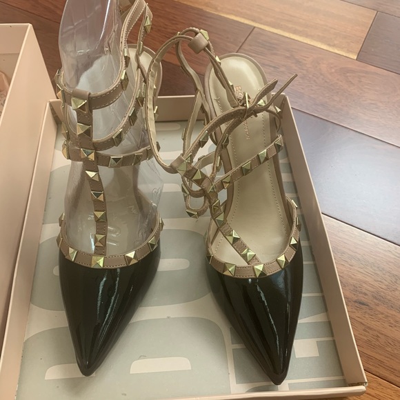 BCBGeneration Shoes - BCBGeneration Studded T-Strap Pumps Black 10M